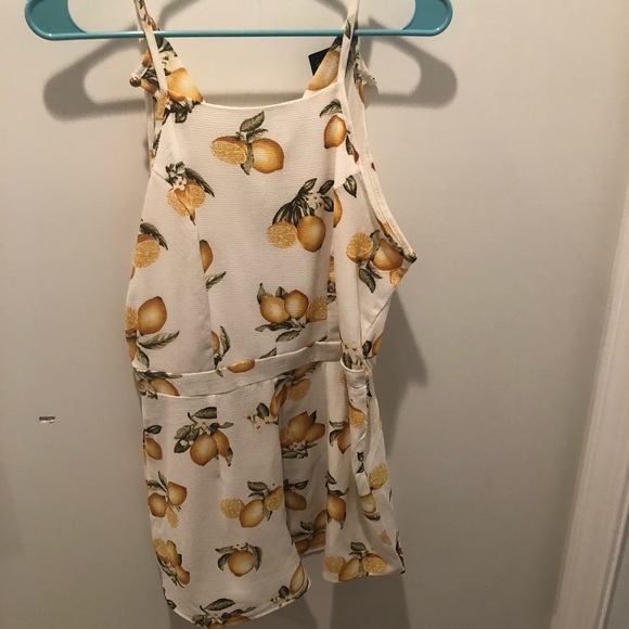 Other - Adorable lemon romper 🍋